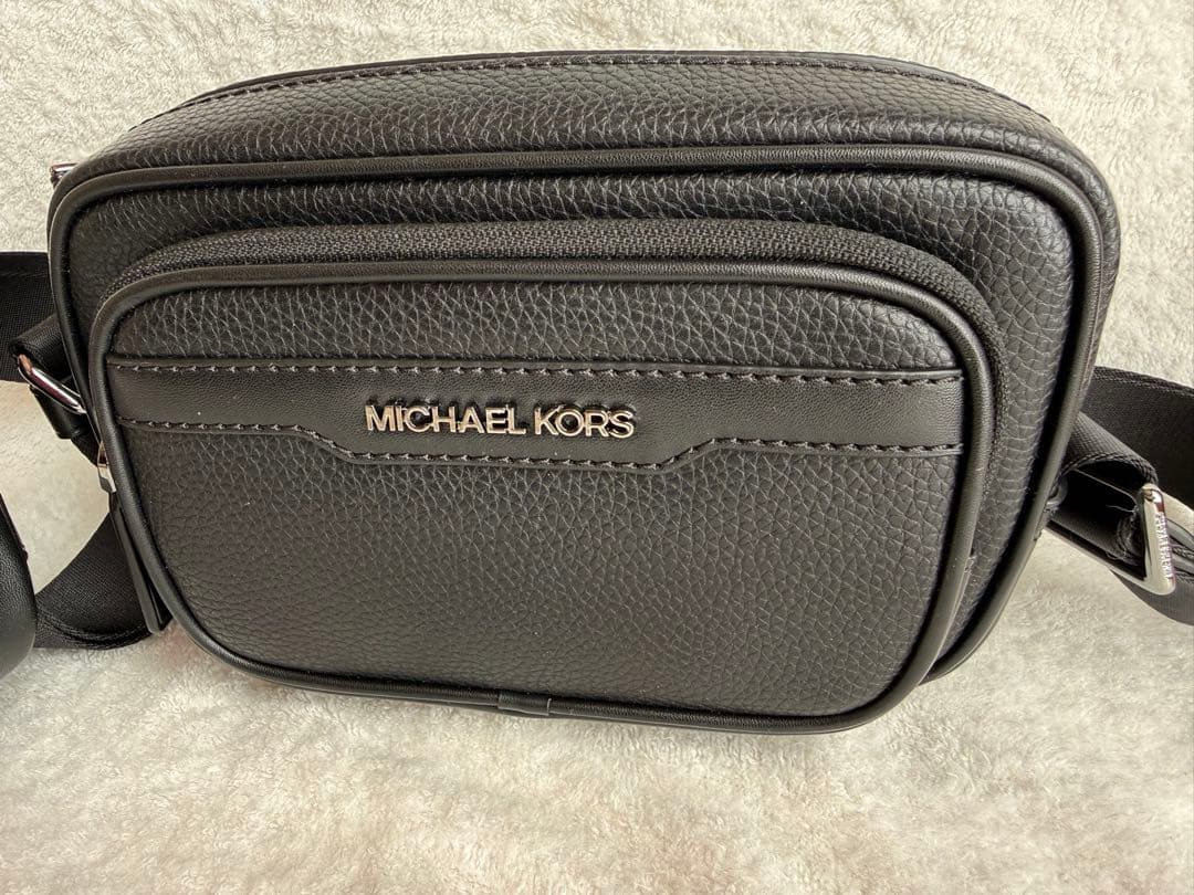 【ハワイ正規店購入】MICHAEL KORS ブラックショルダーバッグ