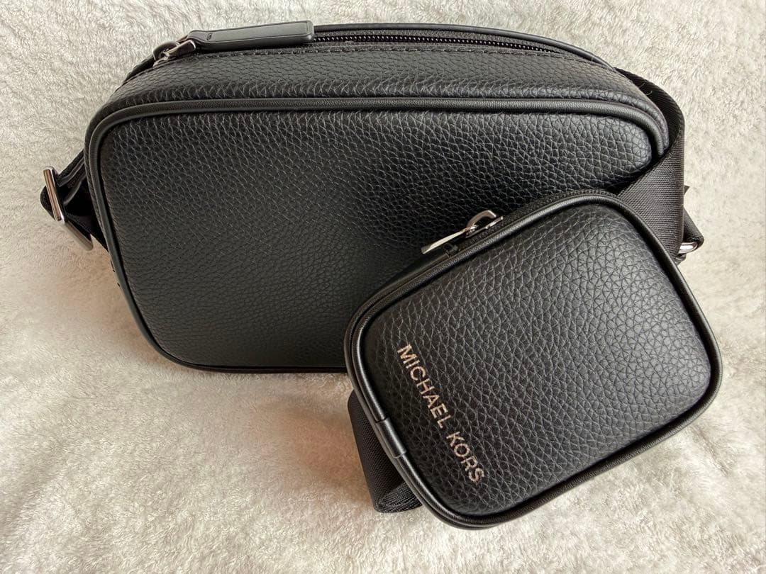 【ハワイ正規店購入】MICHAEL KORS ブラックショルダーバッグ