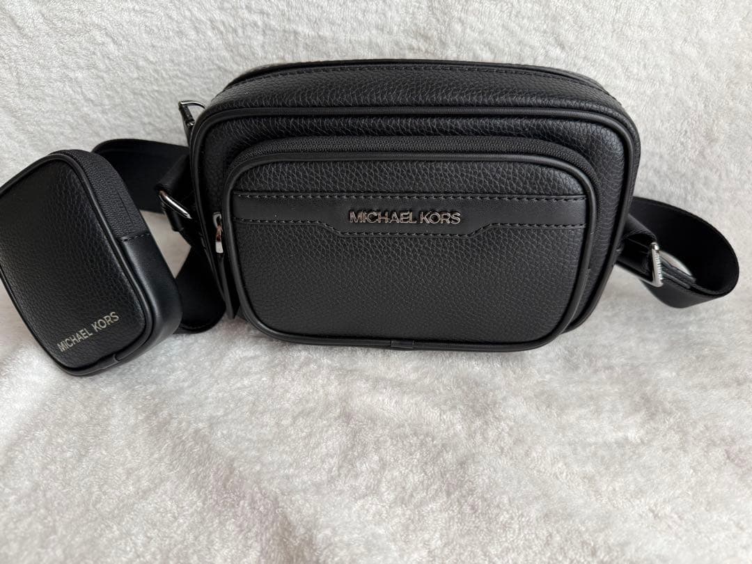 【ハワイ正規店購入】MICHAEL KORS ブラックショルダーバッグ