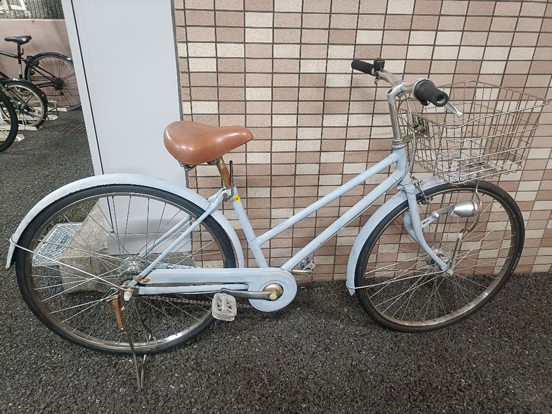 渋谷区）ブリヂストン自転車26インチ5段変速シティサイクル水色ステンレス前カゴ付