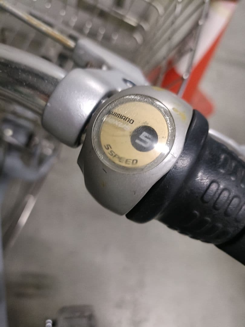 渋谷区）ブリヂストン自転車26インチ5段変速シティサイクル水色ステンレス前カゴ付