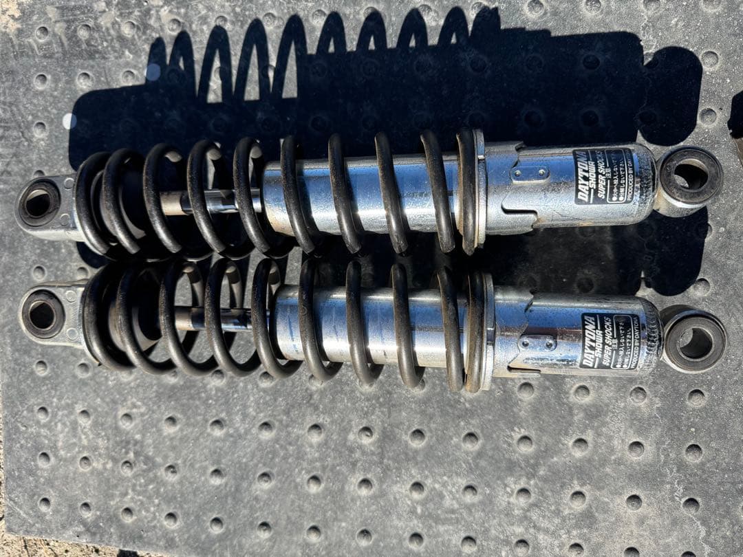 SR400 DAYTONA スーパースポーツ ショックアブソーバー 2本セット