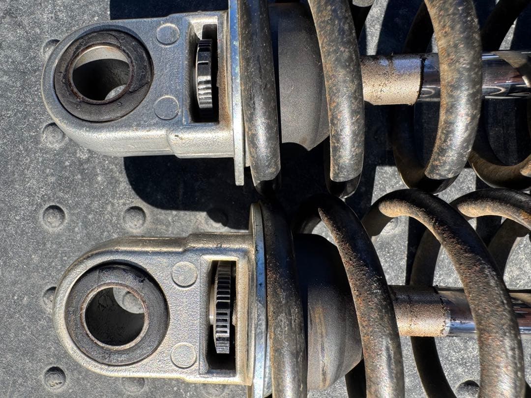 SR400 DAYTONA スーパースポーツ ショックアブソーバー 2本セット