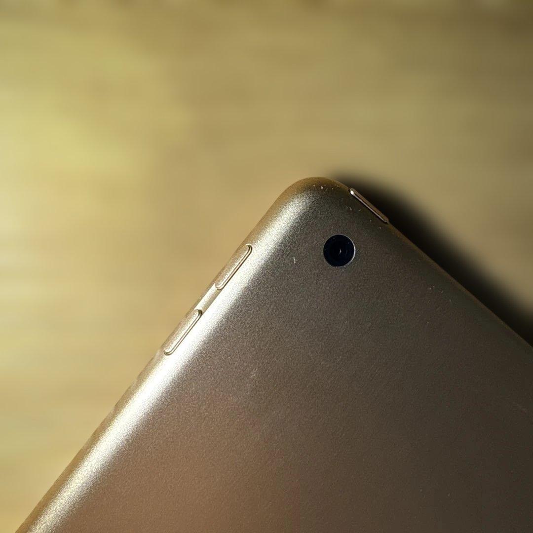 iPad 第6世代 32GB Wi-Fi 91% ケース,イヤホン,コードおまけ