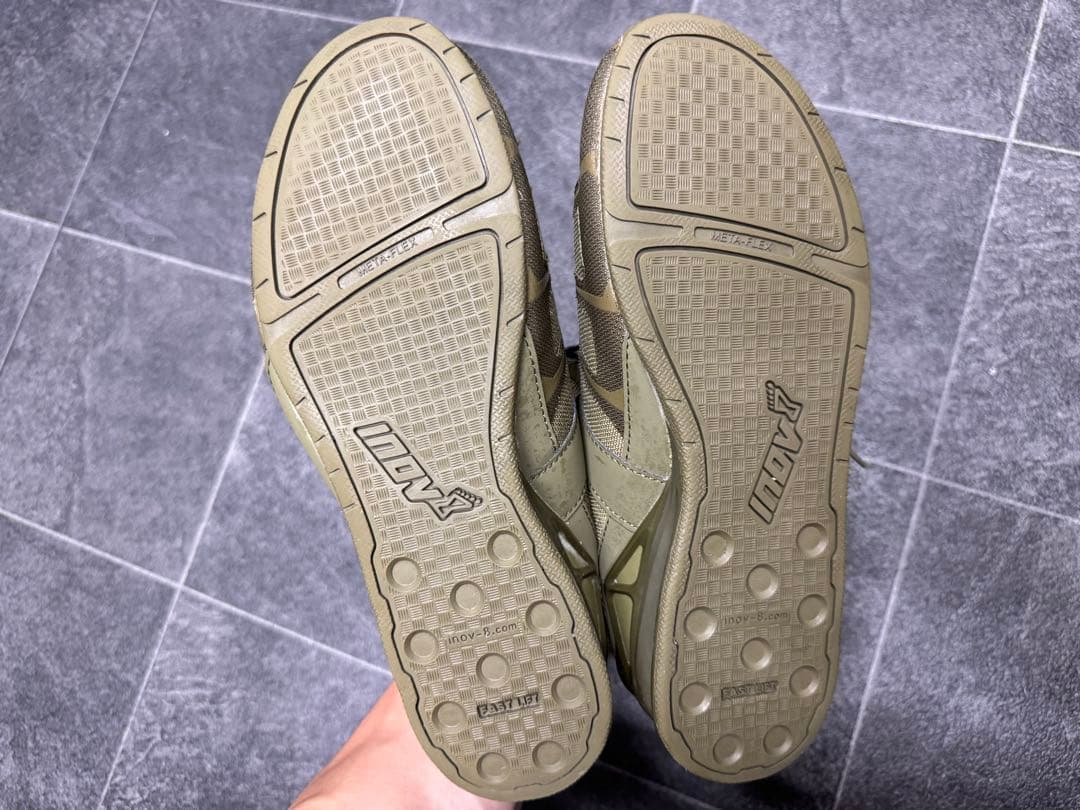 inov-8 イノヴェイト トレーニングシューズ カーキ 26.5