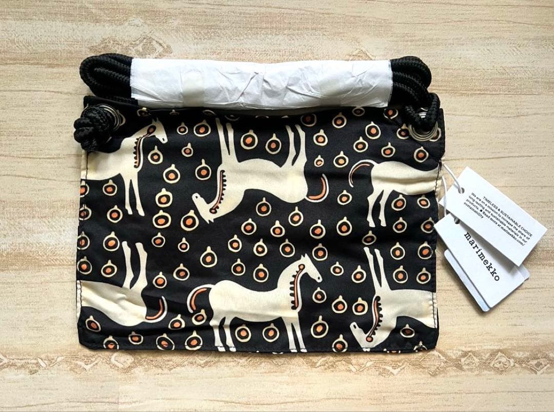 ◆新品未使用◆マリメッコ　marimekko トラベルポーチ　サコッシュ　馬