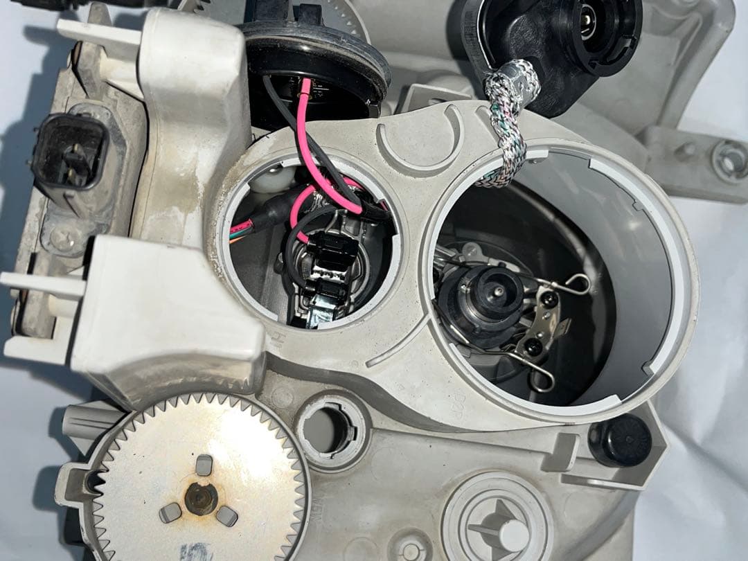 V*P様 中古 いすゞ純正 左 ヘッドライト KOITO 110-21872 2