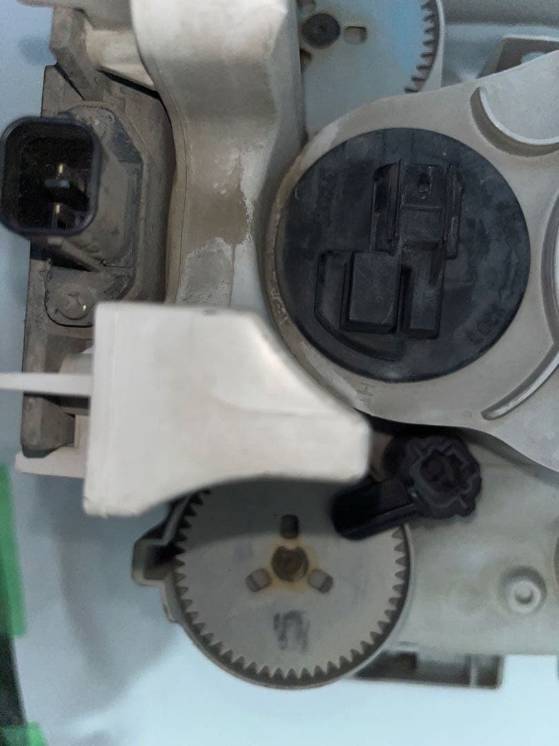 V*P様 中古 いすゞ純正 左 ヘッドライト KOITO 110-21872 2