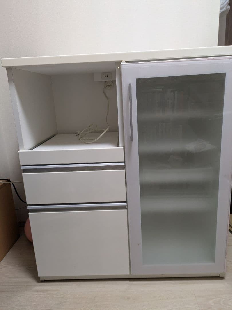 ホワイトキッチン収納キャビネット