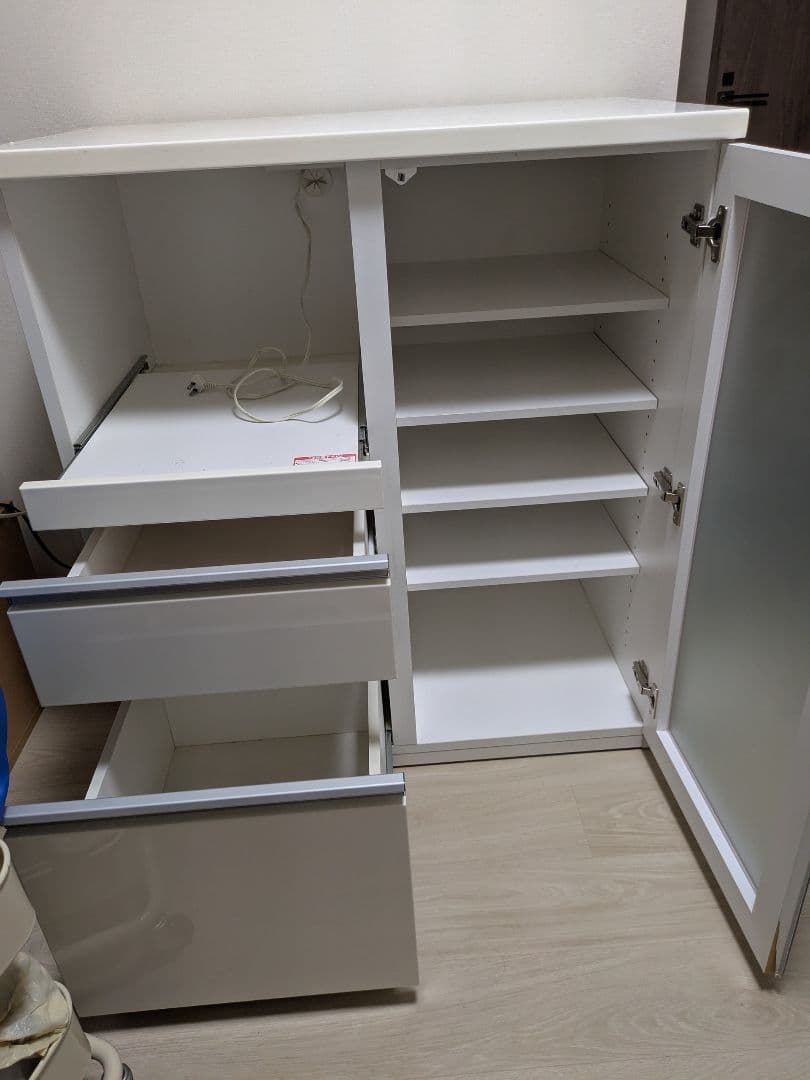 ホワイトキッチン収納キャビネット