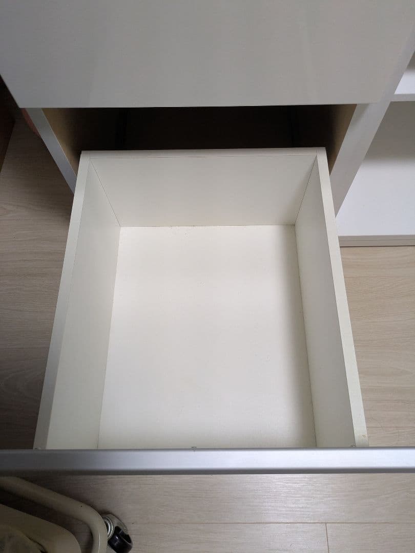 ホワイトキッチン収納キャビネット