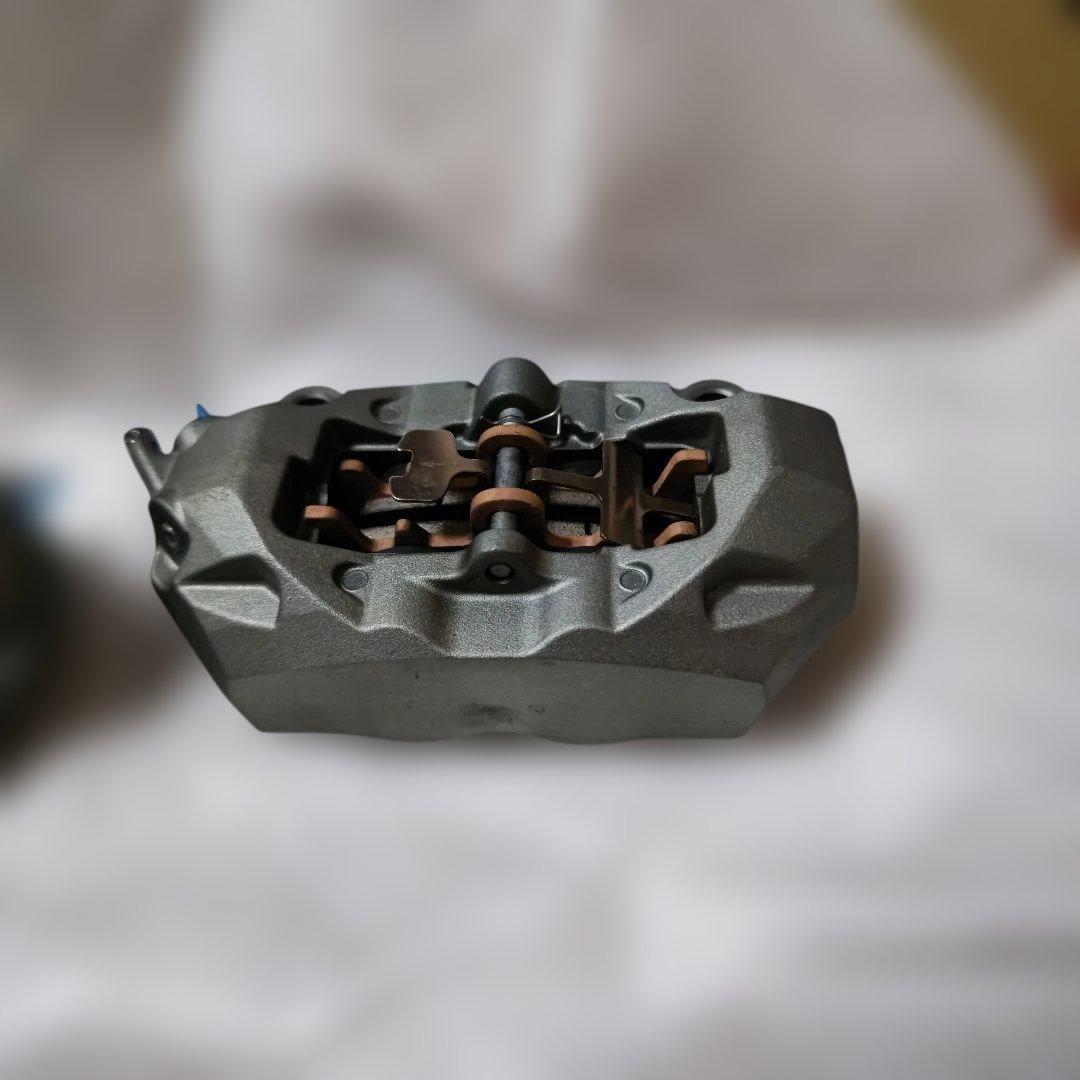 中古 カワサキ Z900RS SE ブレンボキャリパー