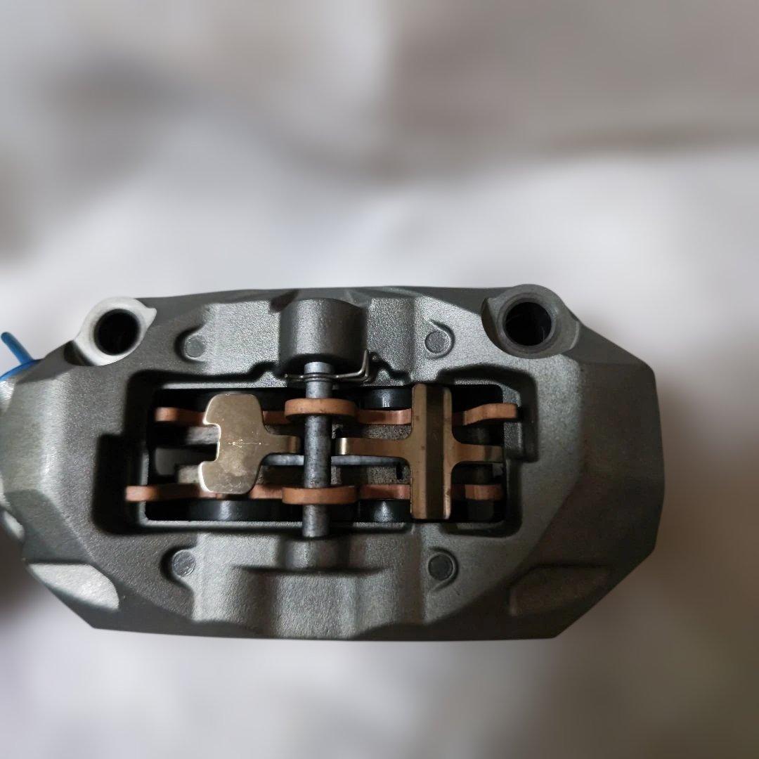 中古 カワサキ Z900RS SE ブレンボキャリパー