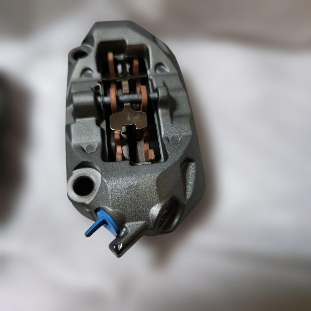 中古 カワサキ Z900RS SE ブレンボキャリパー