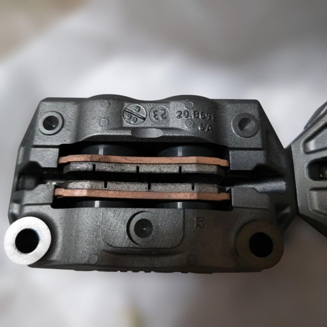 中古 カワサキ Z900RS SE ブレンボキャリパー