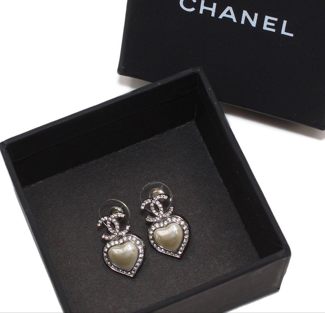 R2754 超美品 シャネル ハート ラインストーン×パール スイング ピアス