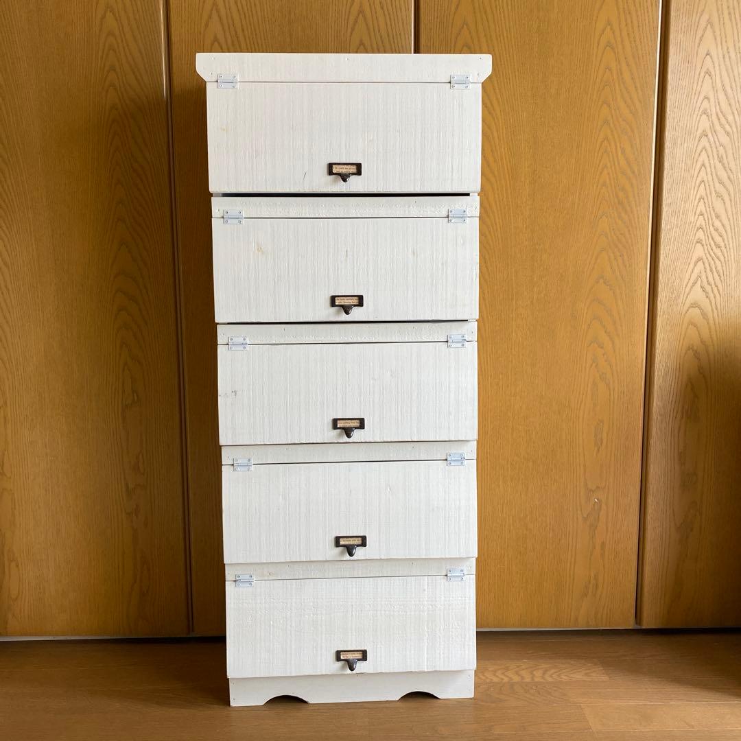 ① アンティーク棚　子供部屋