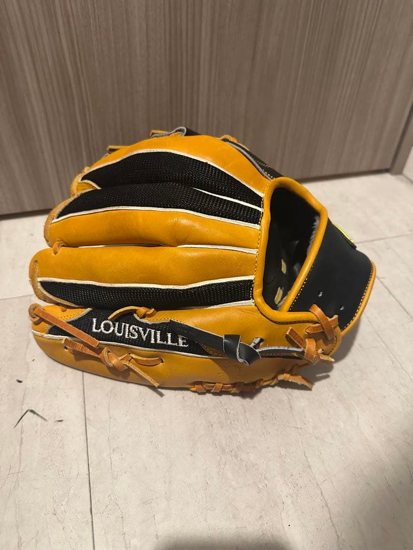 Louisville Slugger TPX 内野手用 硬式 グローブ 右投げ