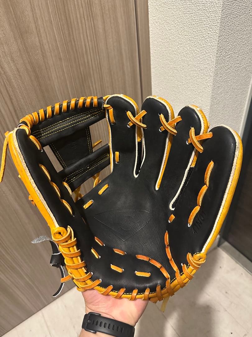 Louisville Slugger TPX 内野手用 硬式 グローブ 右投げ