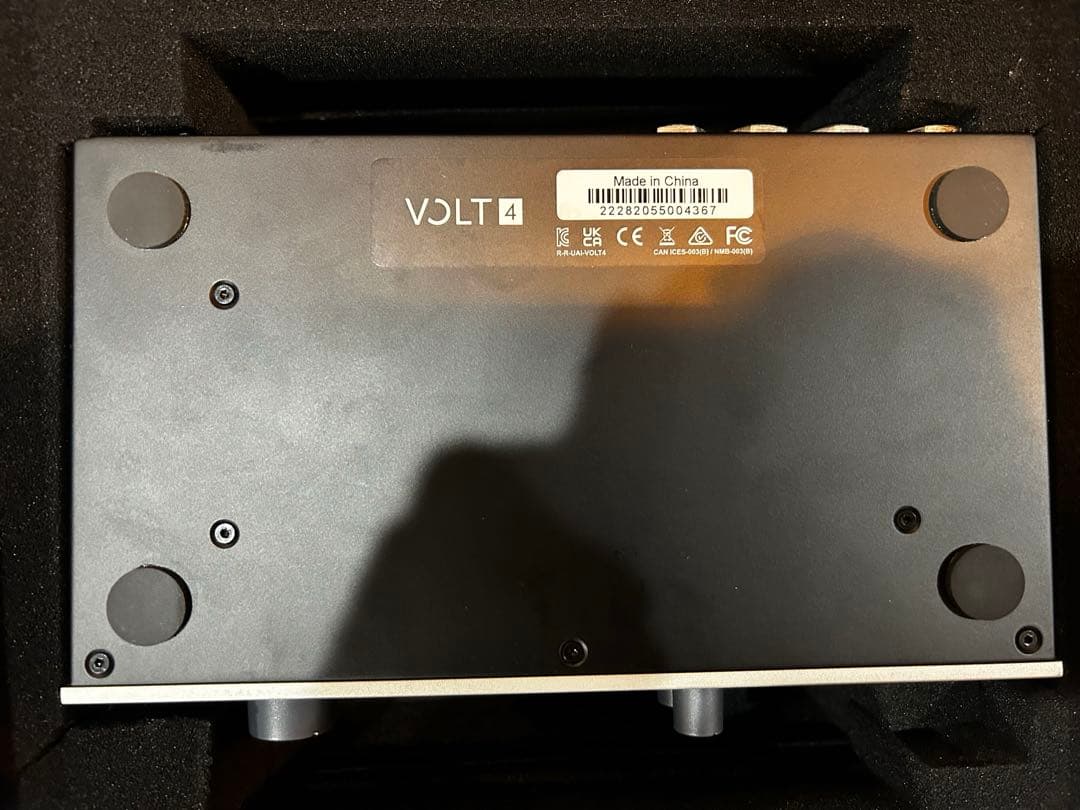 UNIVERSAL AUDIO volt4 （オーディオインターフェイス）