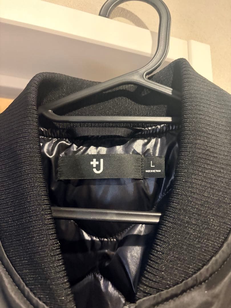 ユニクロ　+J復刻ハイブリッドダウンオーバーサイズMA1　Lサイズ ブラック