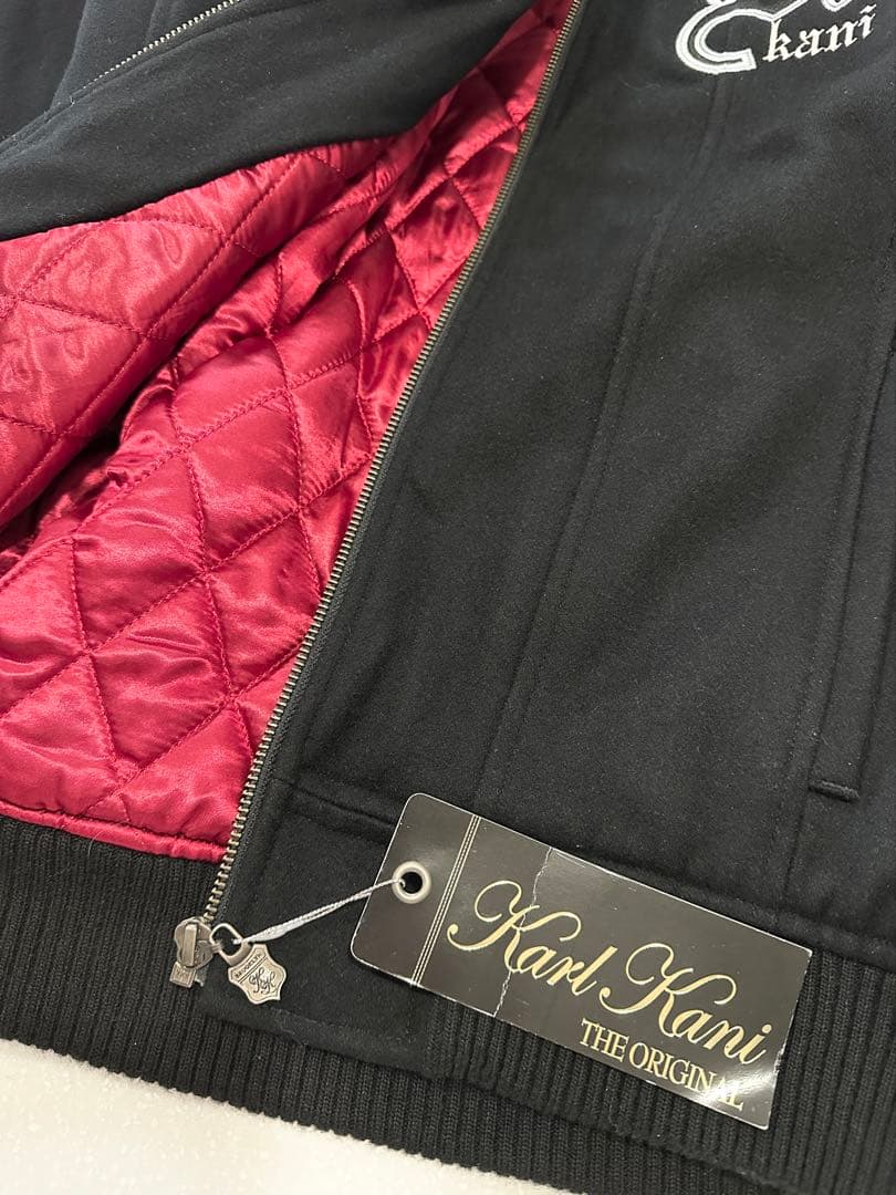 新品タグ付き　Karl Kani カールカナイ　ブラックスタジャン　Lサイズ