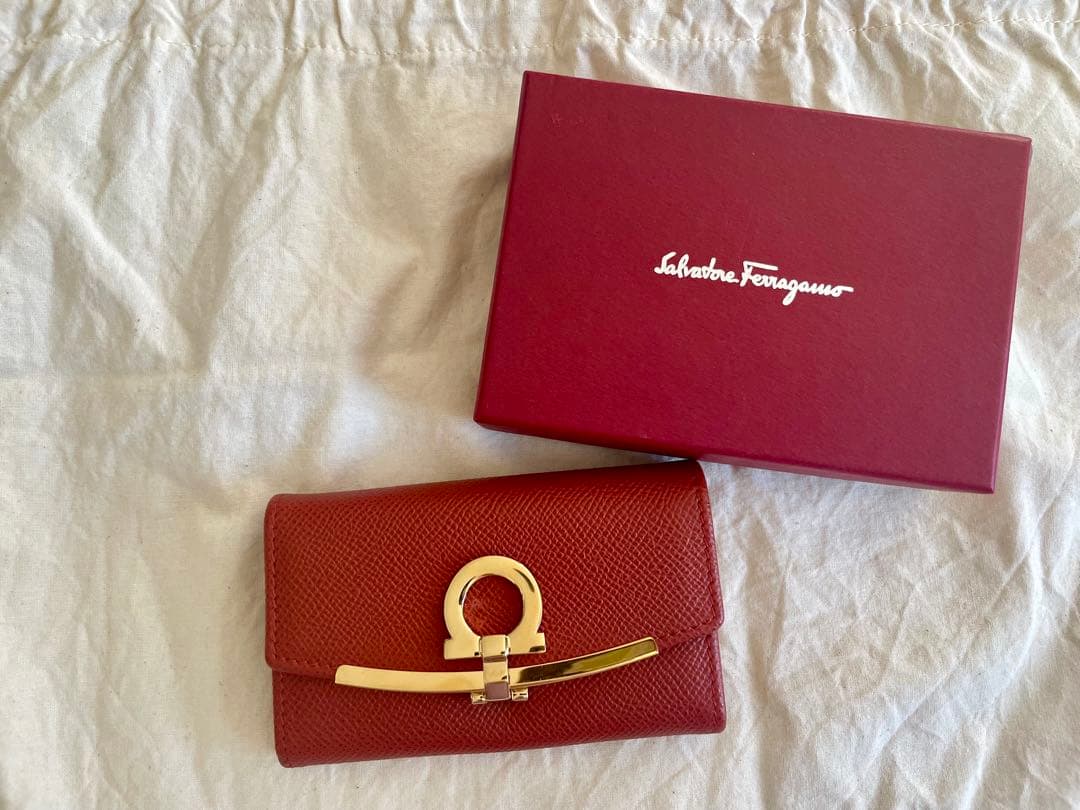 【新品未使用】Salvatore Ferragamo レザーキーケース