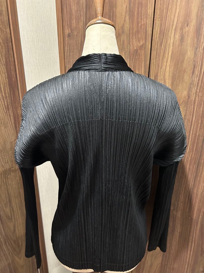 【新品タグ付き】プリーツプリーズ　forward1 ノーカラージャケット黒