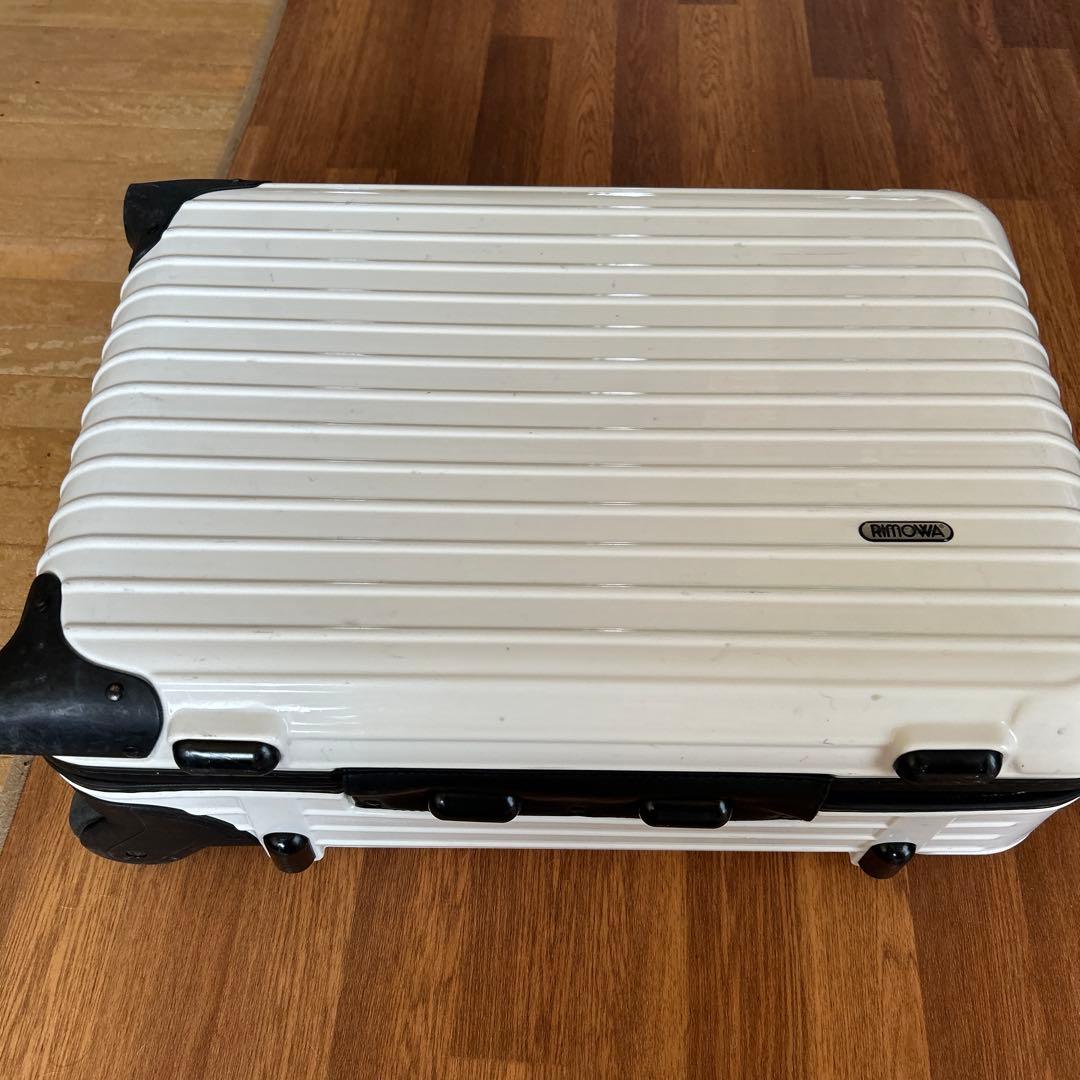 リモア　ホワイトキャリーケース TSAロック付き 機内持ち込み　2輪