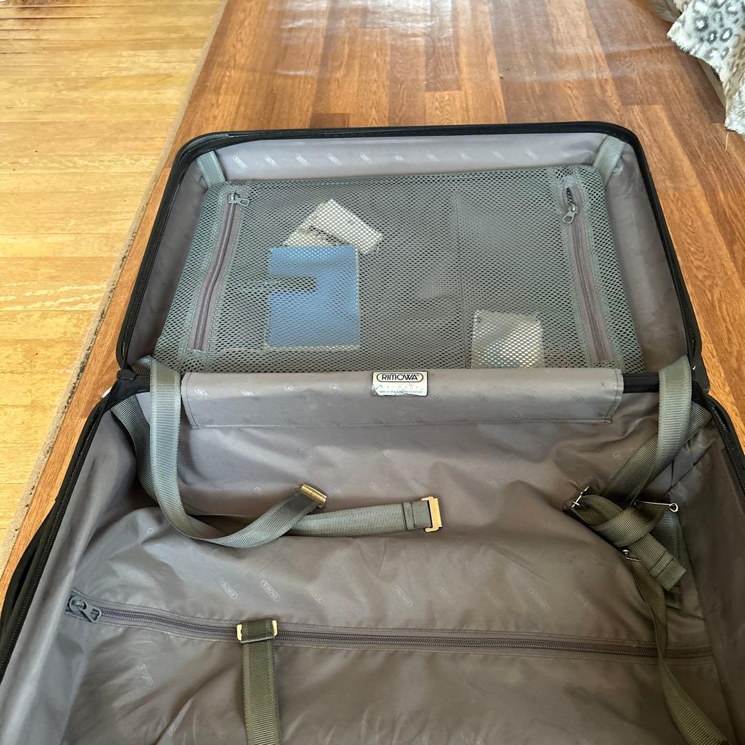 リモア　ホワイトキャリーケース TSAロック付き 機内持ち込み　2輪