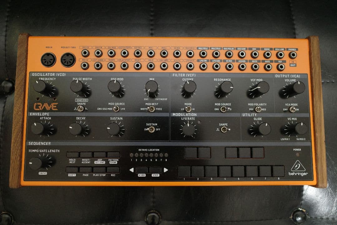 Behringer Crave モジュラーシンセ