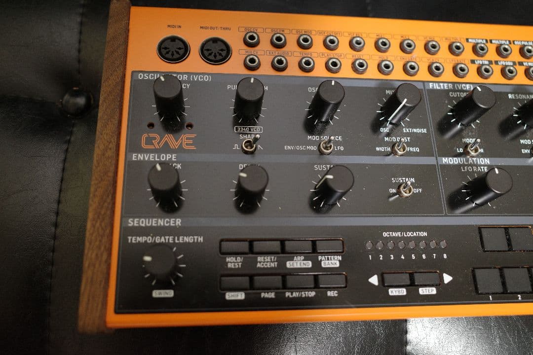 Behringer Crave モジュラーシンセ