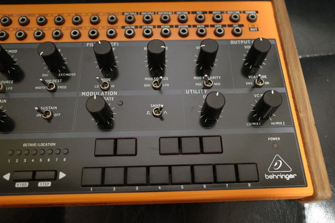 Behringer Crave モジュラーシンセ