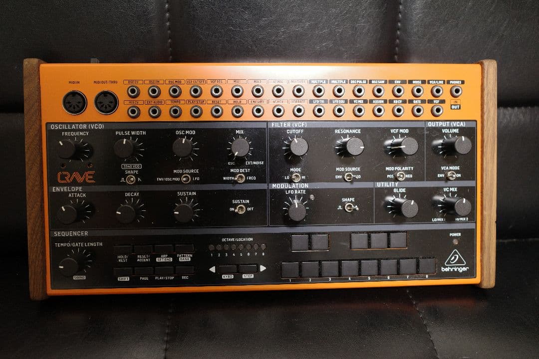 Behringer Crave モジュラーシンセ