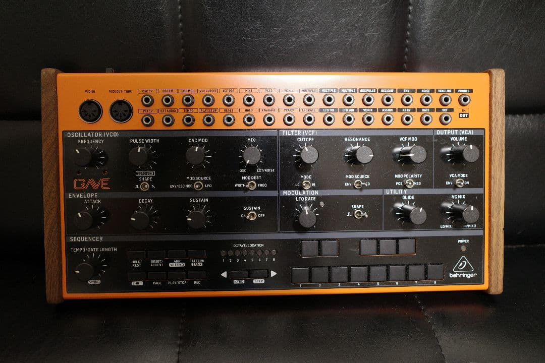 Behringer Crave モジュラーシンセ