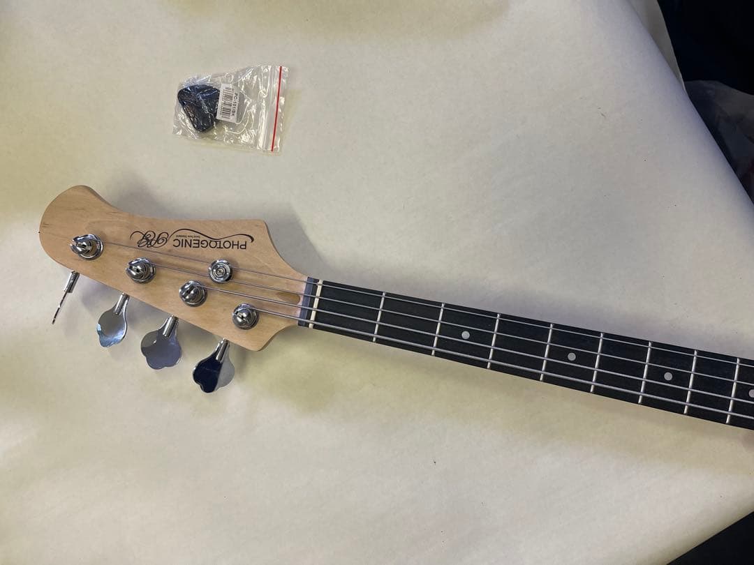 エレキベース ブラック