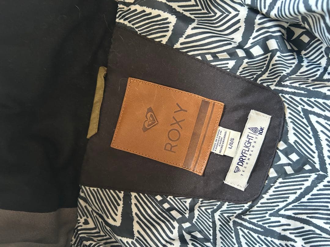 ROXY ロキシー　スノージャケット　スノーボードウエア　レディース