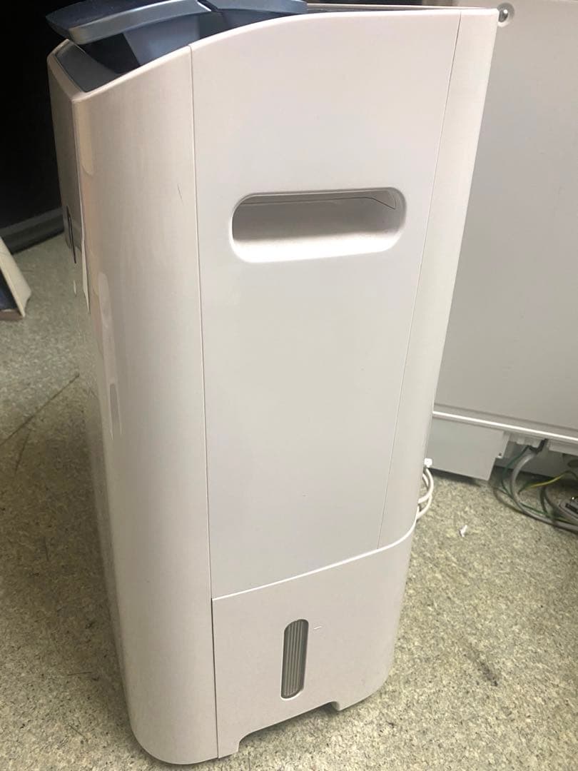 2015年製　SHARPプラズマクラスター除湿機 CV-EF120