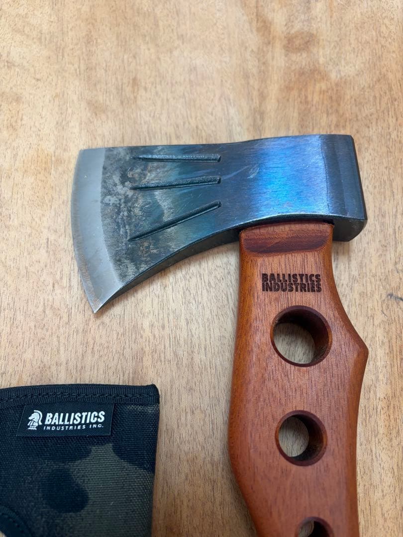 BALLISTICS ドリルド ハンド アックス ウォールナット　ケース付き