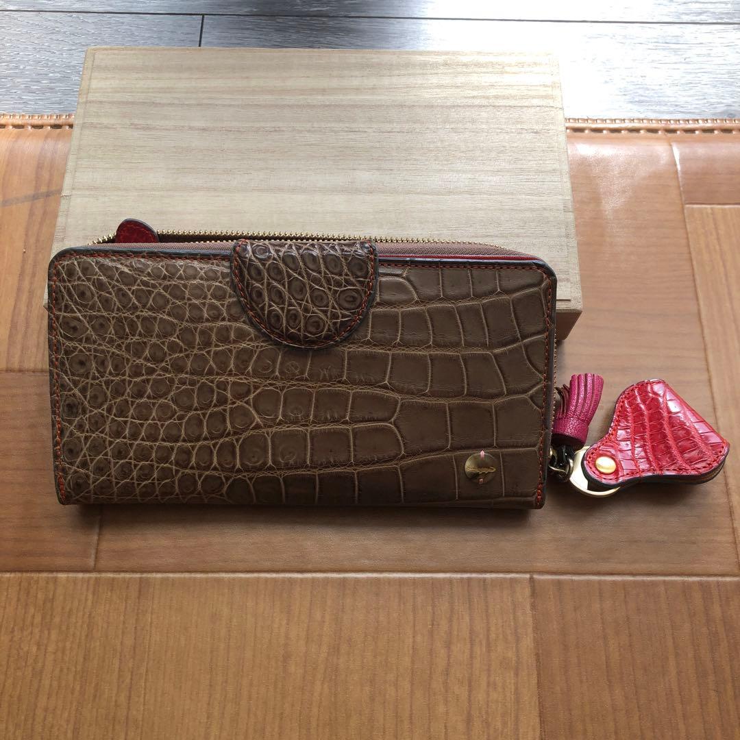 チビナイル　CIVINILE クロコダイルレザー長財布 タッセル付き