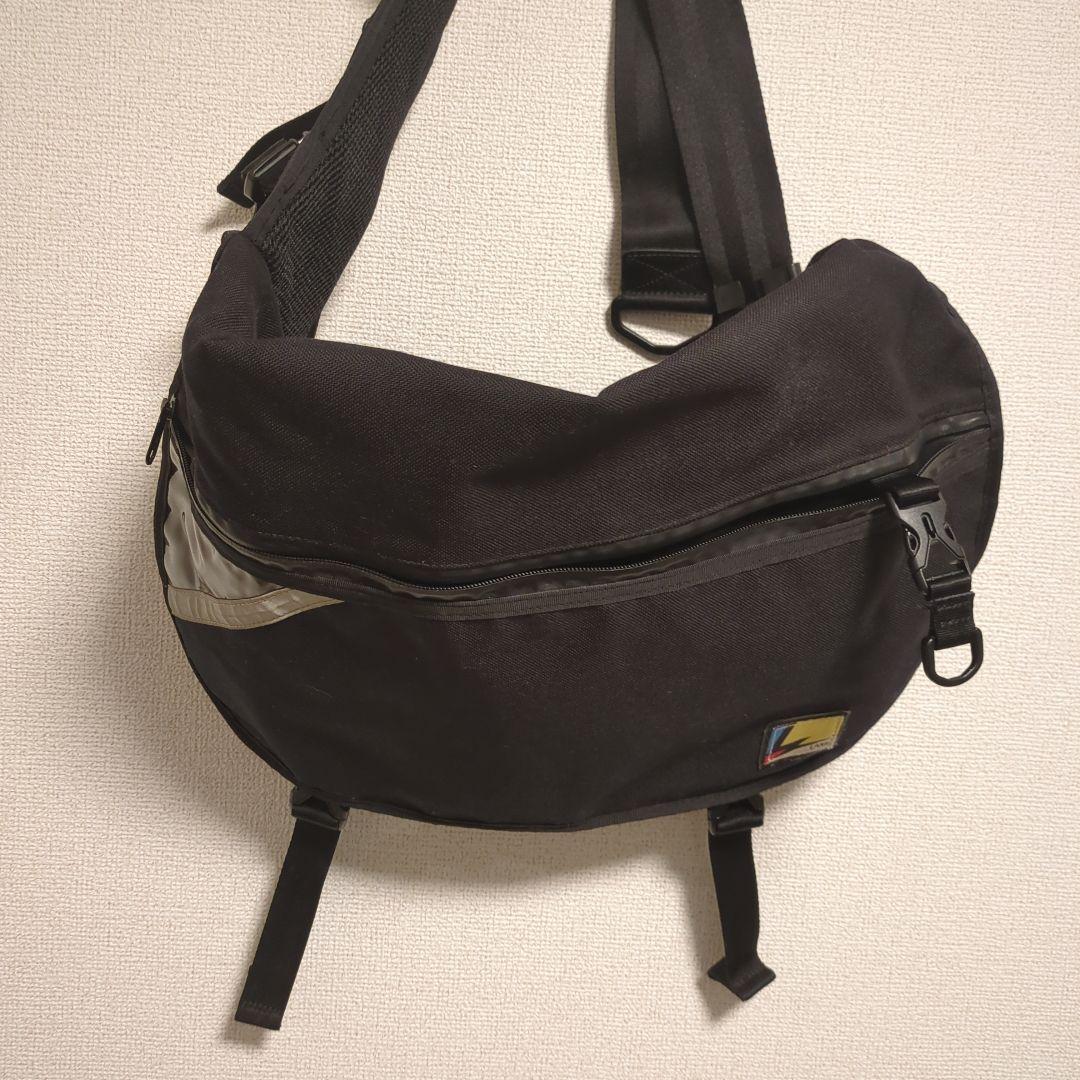 LARS メッセンジャーバッグ ブラック