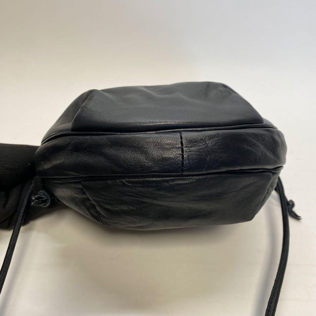 【美品】ロエベ 巾着ショルダーバッグ ブラック ナッパレザー アナグラム