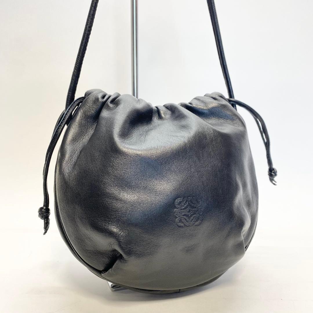 【美品】ロエベ 巾着ショルダーバッグ ブラック ナッパレザー アナグラム