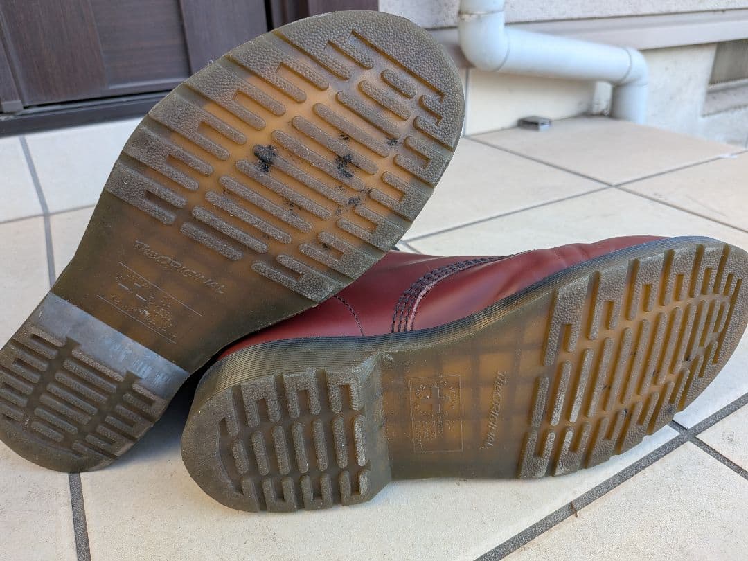 ドクターマーチン:10ホールブーツ、レッドsize uk8