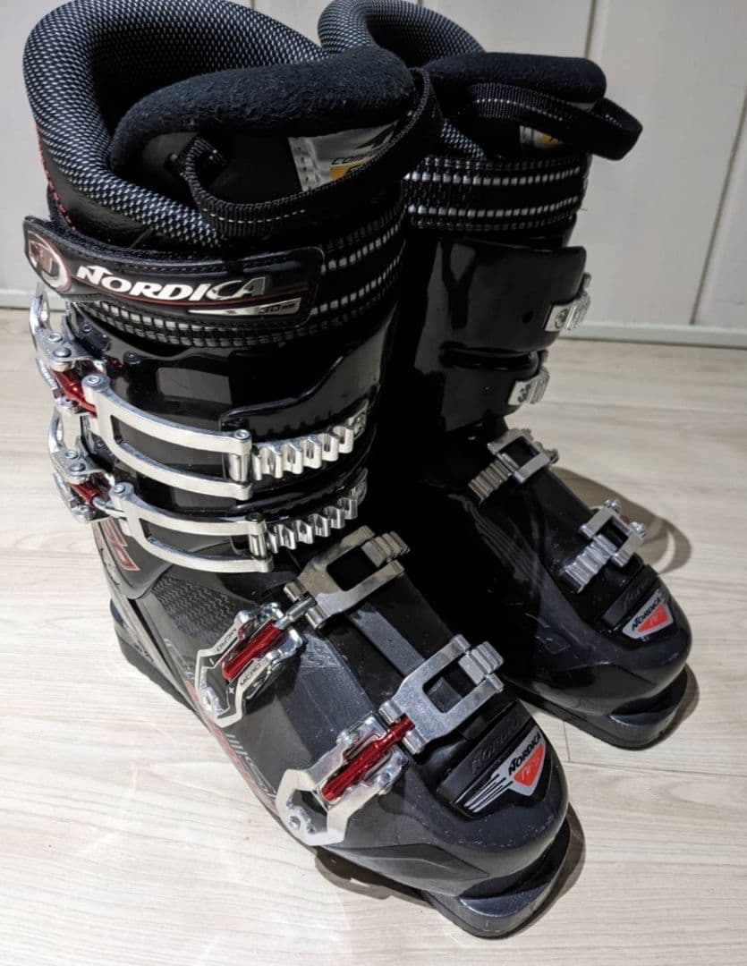 NORDICA　ブーツ　25〜25.5cm