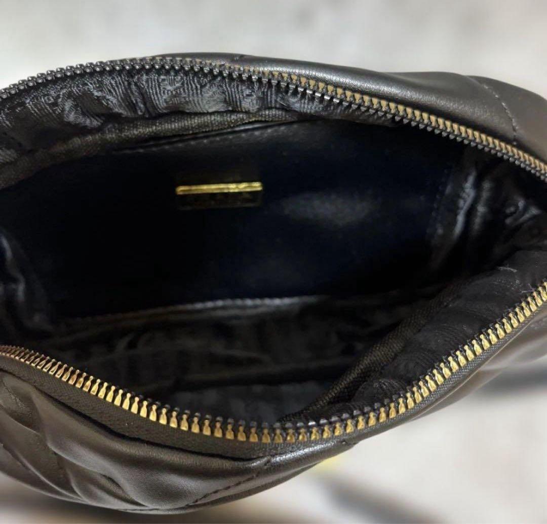 PRADA ブラック ショルダーバッグ キルティング