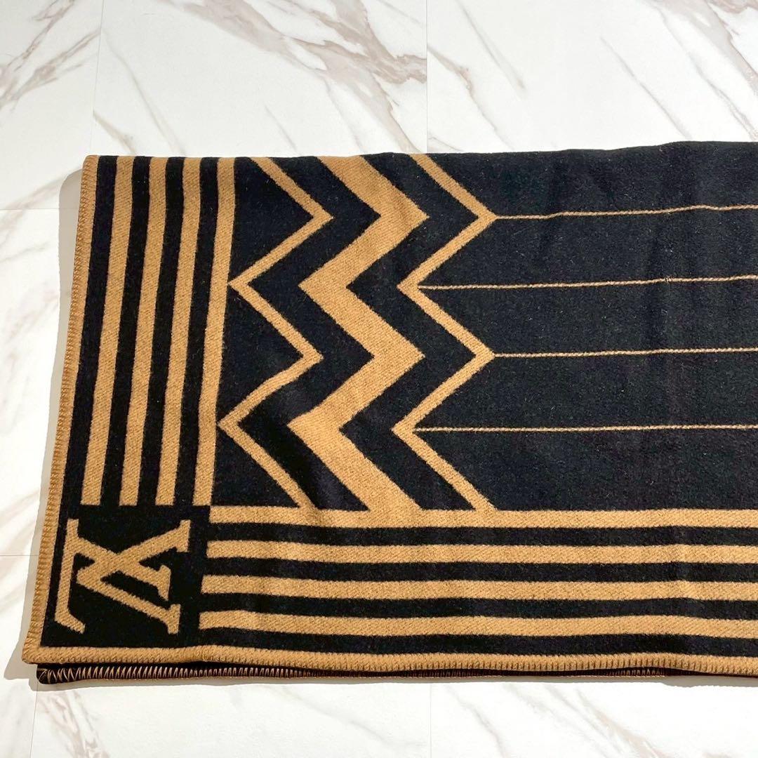 シャンシャン様　ルイヴィトン　ブランケット　プレッドカラコラム　モノグラム