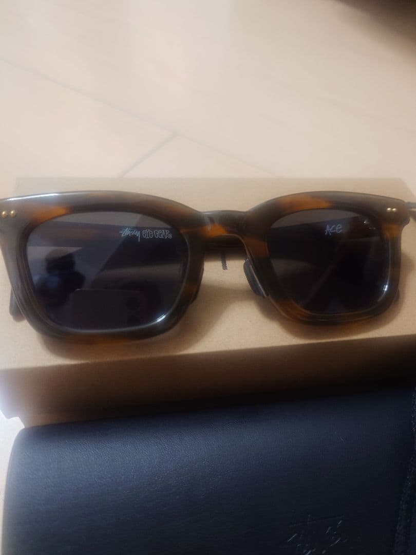 パ*プ様 stussy ステューシー サングラス　Brown　メンズ　レディース