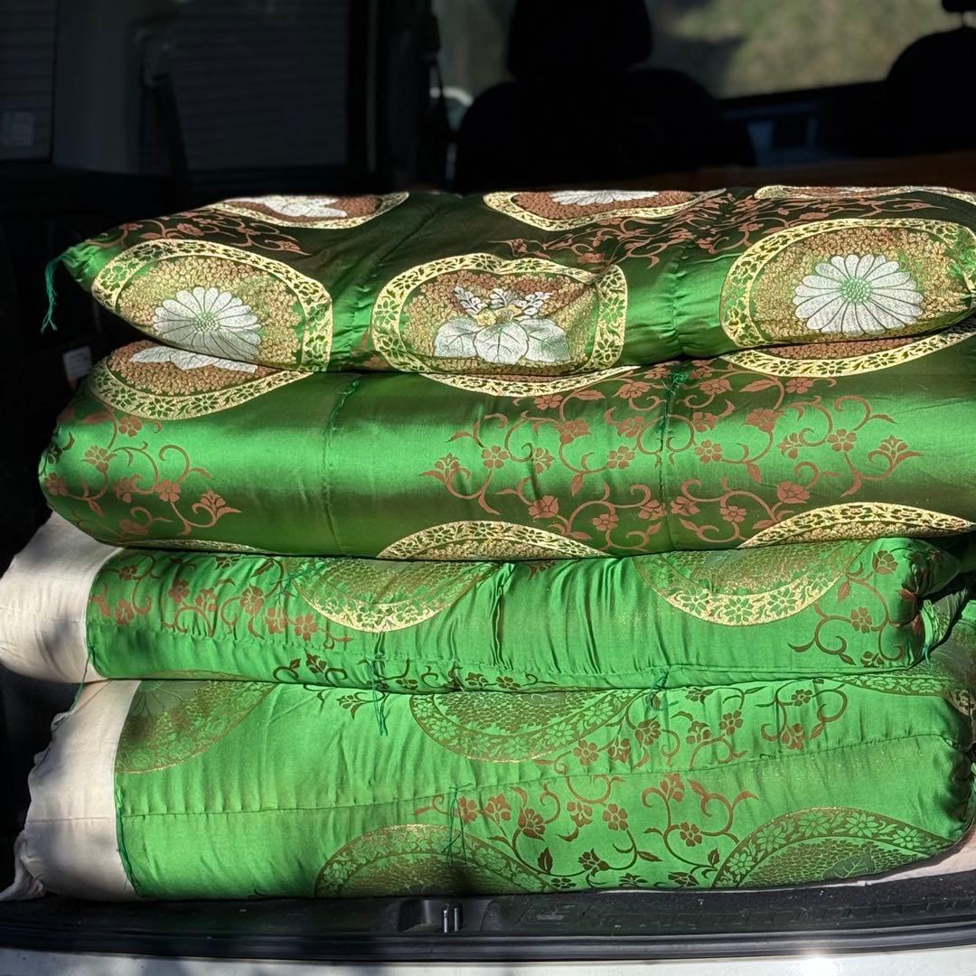 K様へ感謝お嫁入‼️干したてふかふか‼️FUTON蔵出婚礼敷きふとん降誕祭色赤緑2枚