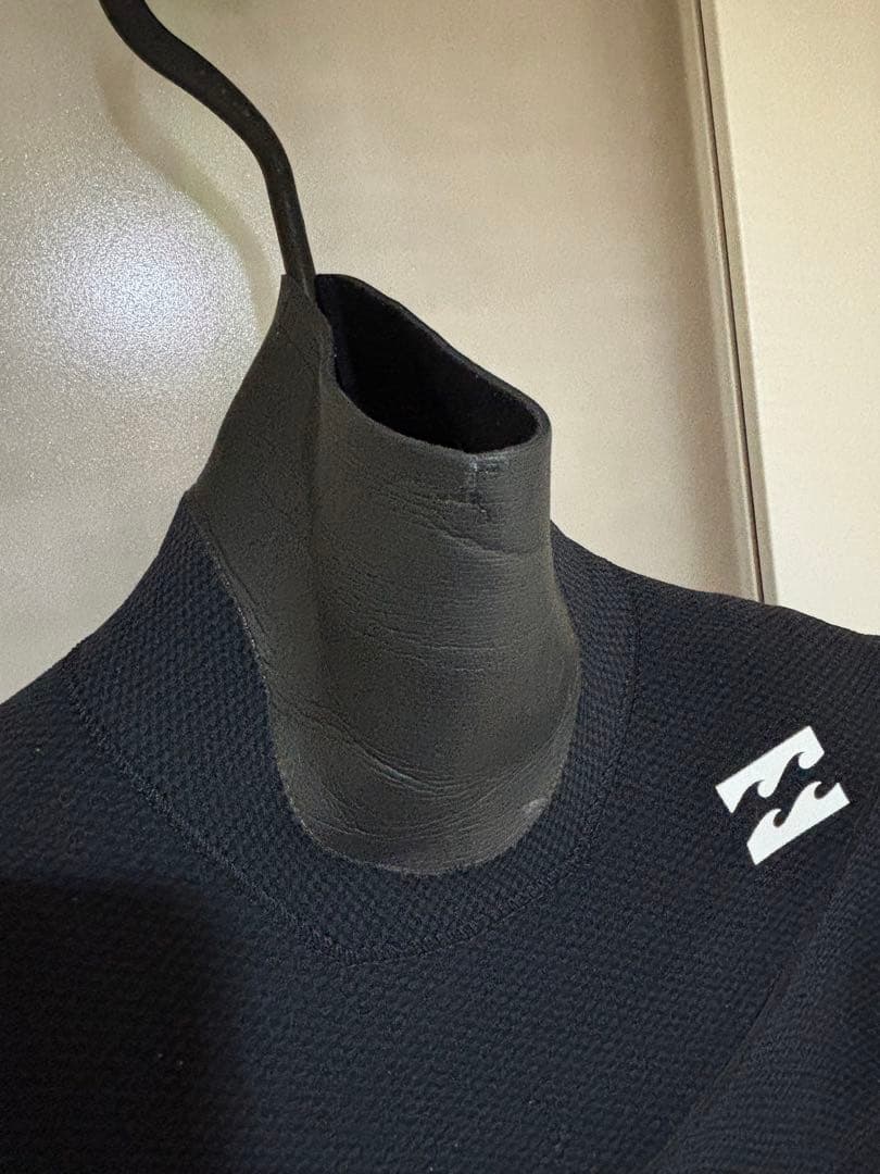 本日限定値下げ！　ビラボン　ガルウィングジップ　5×3mm　セミドライ　Mサイズ